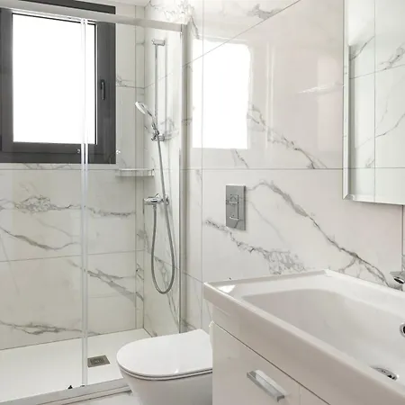 Phaedrus Living Opalia Residences Pearl Apartment *
